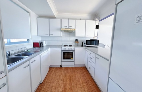 Black Head House | Pet-Friendly Haven with Ocean Views Just Steps from the Beach