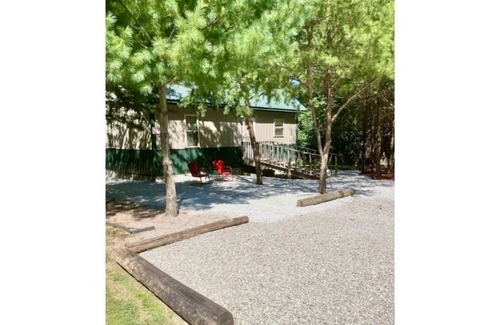 Westphalia Cabin | Pet Friendly Mallard Cabin Goose Pond Cabin Rental