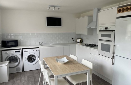 South Cave House | Pet-Friendly Mews House Near Cave Castle with Spa & Breakfast