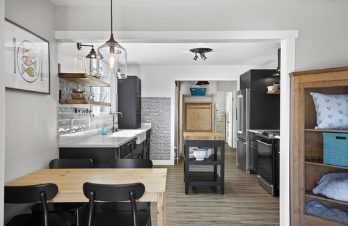 Lilliwaup House | Pet-Friendly Escape: Modern Lilliwaup Home with Ocean Views