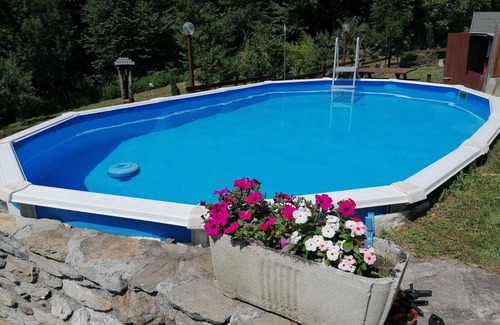 Mompantero Ski Chalet | Inviting Pet-Friendly Mountain Chalet with a Pool & Spa