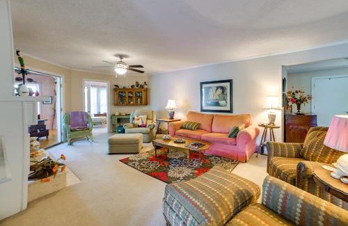 New Concord House | Explore a Pet-Friendly Vacation Rental by New Concord Lake
