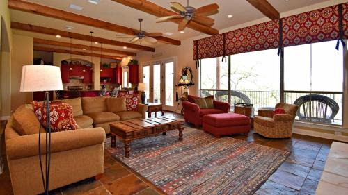 Spicewood House | Pet-Friendly Oasis in Gated Community