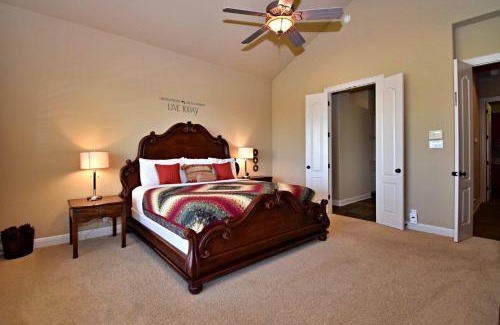 Spicewood House | Pet-Friendly Oasis in Gated Community