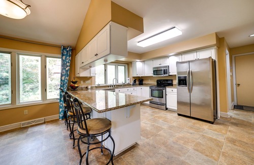 Wildwood Apartment | Cozy Pet-Friendly Retreat in Pennsylvania with Fireplace