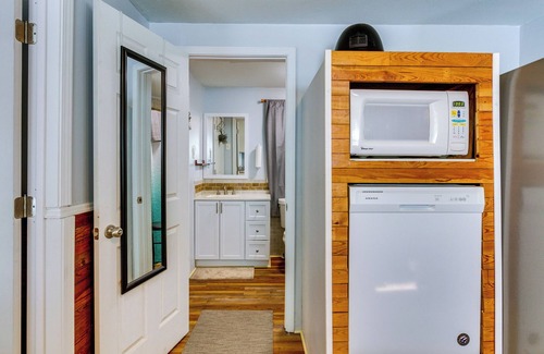 South Pensacola Cottage | Pet-Friendly Home in Pensacola with Yard and Patio!