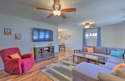 Encanto House | Modern Pet-Friendly Phoenix Retreat with Pool & Yard