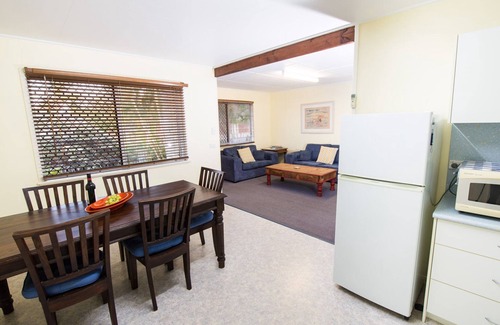 Pialba House | Pet-Friendly Pialba Beach House: Steps From the Ocean