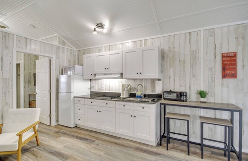 Picayune Cottage | Pet-friendly Picayune Tiny Home Near Space Center!