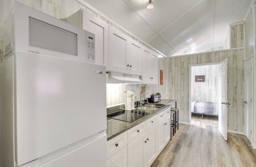 Picayune Cottage | Pet-friendly Picayune Tiny Home Near Space Center!