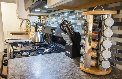 Summerlee House | Pet-Friendly Green Door Getaway Near New River Gorge NP