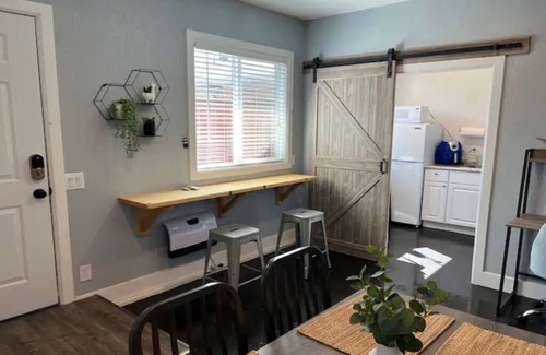 Redding Apartment | Pet-Friendly Studio with Fireplace and Parking - Rated 10/10