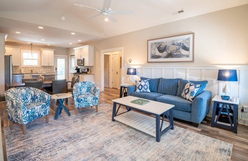 St. James House | Pet Friendly Private Home with Fenced Yard