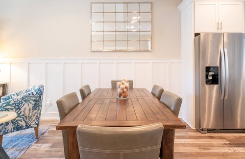 St. James House | Pet Friendly Private Home with Fenced Yard