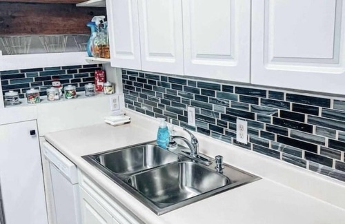 Johnson City House | Cozy Pet-Friendly Retreat at Newton's Nest near ETSU