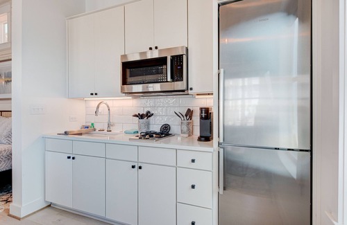 Port Aransas Cabin | Beachside Retreat: Pet-Friendly with Spa & Ocean Views