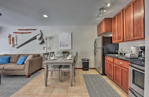 Wabasha Apartment | Pet-Friendly Getaway Steps from the Marina with Ocean Views