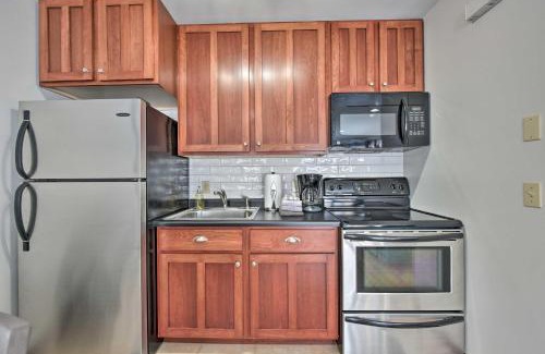 Wabasha Apartment | Pet-Friendly Getaway Steps from the Marina with Ocean Views