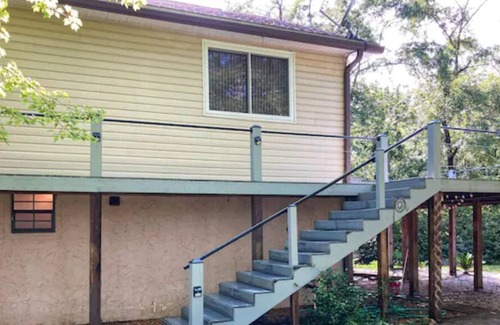 Crestview House | Pet Friendly! Rustic Crestview Cottage w/ Firepit close to Eglin AFB and Beaches