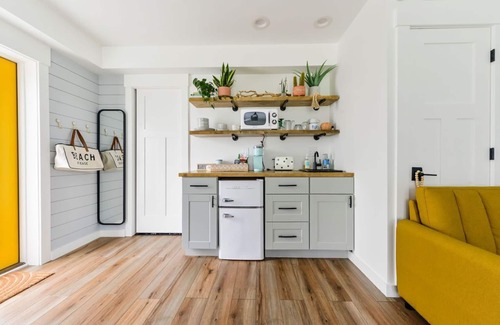 Kill Devil Hills Apartment | Pet Friendly Studio with Ocean View and Spa Amenities