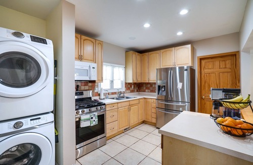 Merriam Park House | Pet-Friendly Retreat in Saint Paul - Steps from Allianz Field!