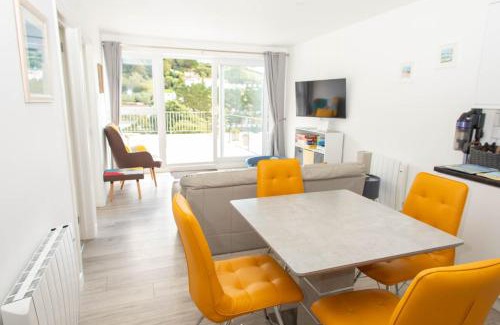 Millendreath Apartment | Pet Friendly Oceanfront Villa Millendreath in Looe