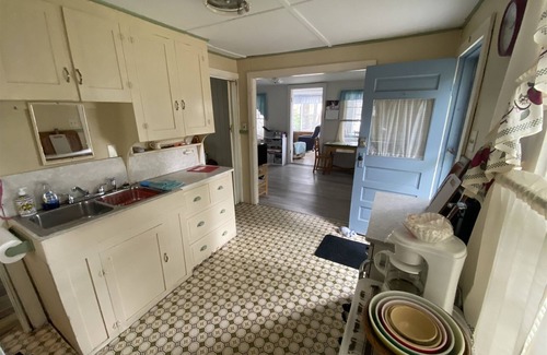 Standish Cottage | Pet friendly - SEBAGO LAKE BEACHFRONT.