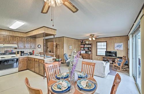 Holden Beach House | Pet-Friendly Beach House Steps from the Oceanfront