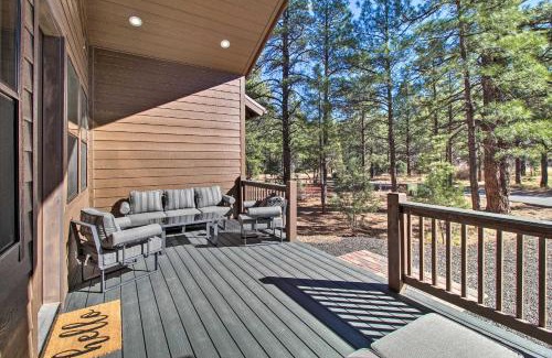 Show Low House | Pet-Friendly Cabin in Show Low with Porch and Grill