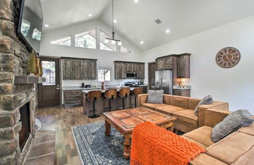Show Low House | Pet-Friendly Cabin in Show Low with Porch and Grill