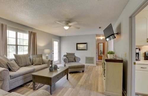 Slocomb House | Pet-Friendly Slocomb Vacation Retreat with Inviting Sunroom