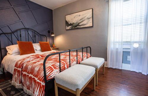 Willmore Apartment | Historic Apartment Near Beach & Downtown with Free Parking