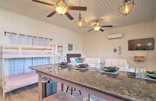 Onalaska Apartment | Pet-Friendly Studio w/ Kayak, Deck & Dock on Lake!