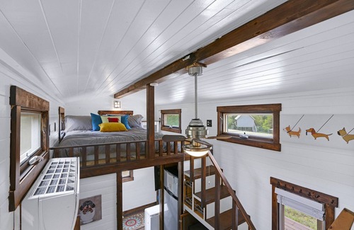 Dripping Springs House | Welcoming Pet-Friendly Tiny House in Dripping Springs