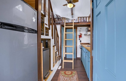 Dripping Springs House | Welcoming Pet-Friendly Tiny House in Dripping Springs