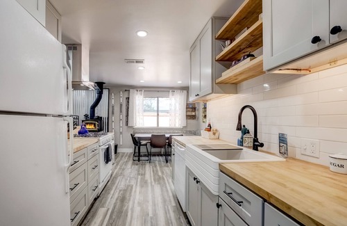 Meyers House | Top-Rated Pet Friendly Family Retreat in Peaceful Locale
