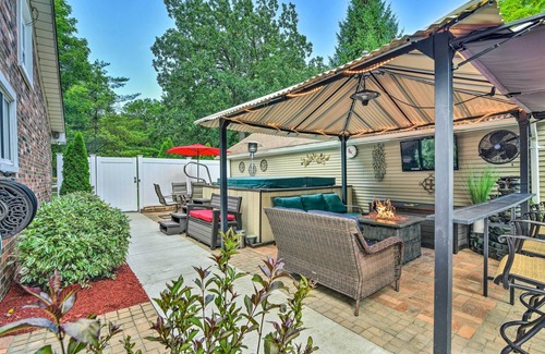 Taylor Cottage | Pet-Friendly Taylor Home with Oceanfront Backyard Retreat