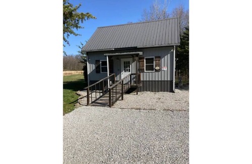 Westphalia Cabin | Pet-Friendly Teal Cabin at Goose Pond – Perfect for Families