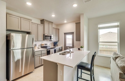 Temple House | Pet-Friendly Temple Townhome: 6 Mi to Water Park