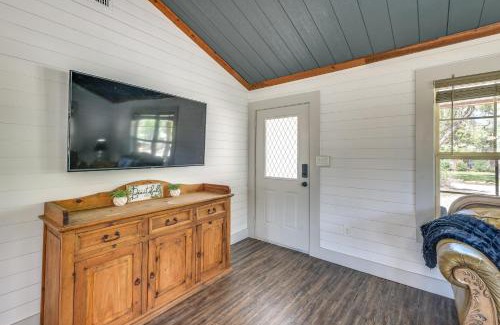 Graford House | Pet-Friendly Texas Retreat with Furnished Patio & Grill