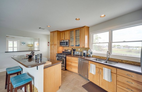Llano House | Pet-Friendly Texas Retreat with Deck and Spa Amenities