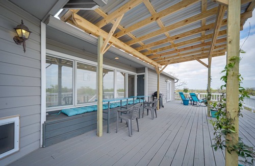 Llano House | Pet-Friendly Texas Retreat with Deck and Spa Amenities