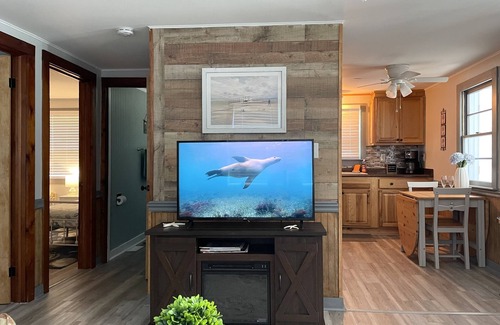 Kitty Hawk Cottage | Pet Friendly Paradise at The Wright Cottage - 10/10 Rating