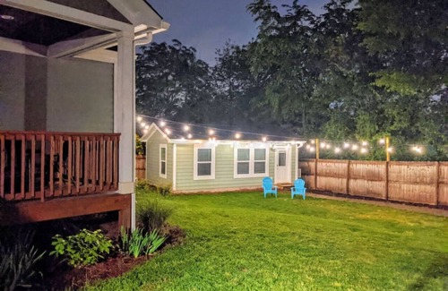 Villa Heights Apartment | Cozy Tiny House Near Light Rail & Optimist Food Hall