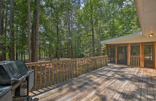 Toccoa House | Pet-Friendly Toccoa Home with Lake Access and Deck