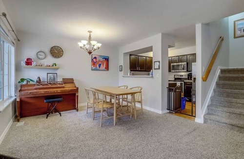 Broomfield House | Pet Friendly Townhome Near Parks