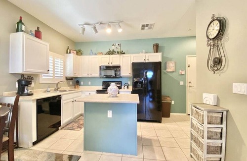 Chandler House | Relaxing Pet-Friendly Townhome with Community Pool Access