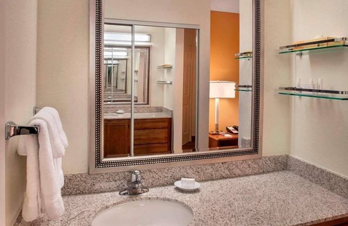 Bethlehem Hotel | Pet-Friendly Getaway Near Allentown Art Museum with Breakfast