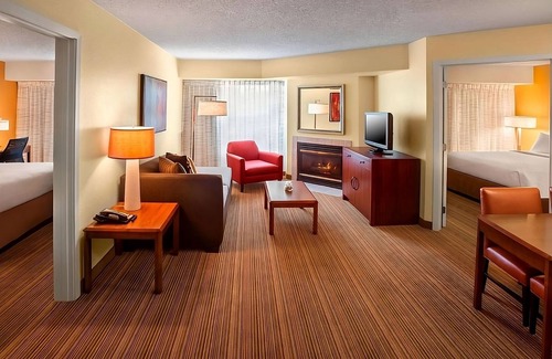 Bethlehem Hotel | Pet-Friendly Getaway Near Allentown Art Museum with Breakfast