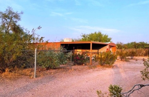Apache Junction House | Pet-Friendly Haven with Pool, Spa & Perfect 10/10 Rating